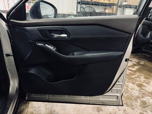 Used 2023 Nissan Rogue SL image 15