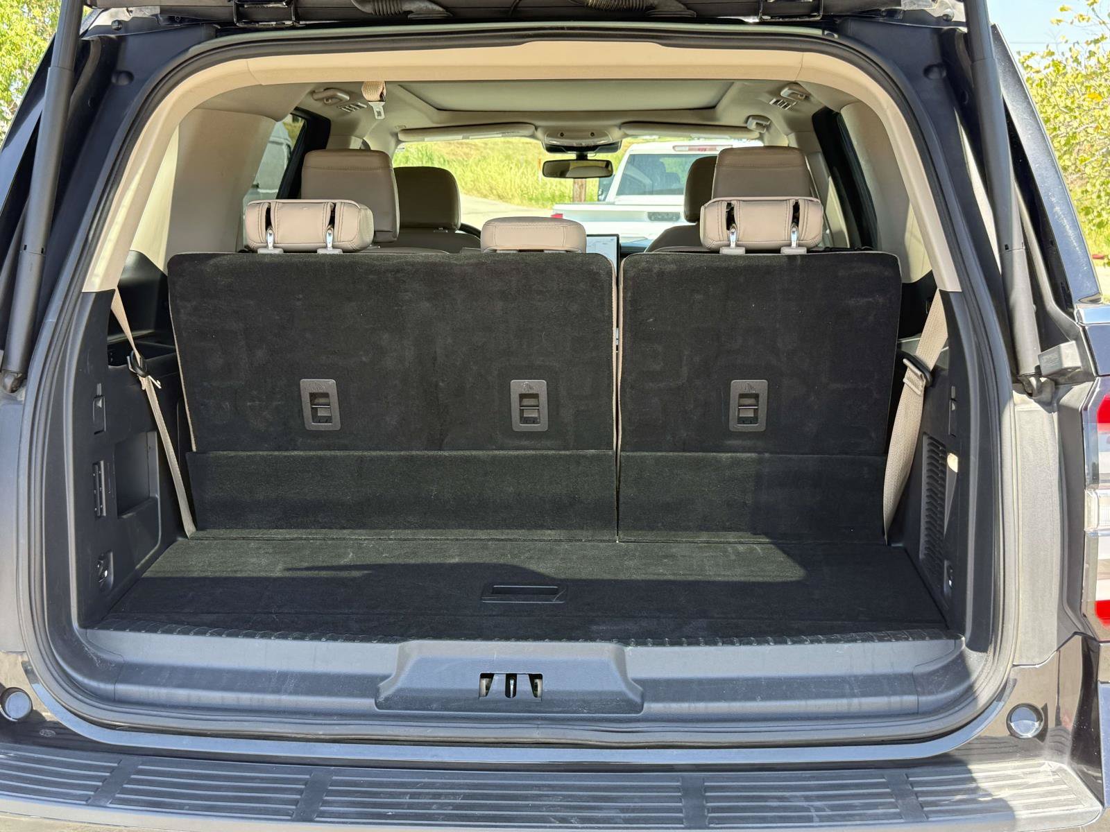 Used 2024 Ford Expedition Limited RWD image 9