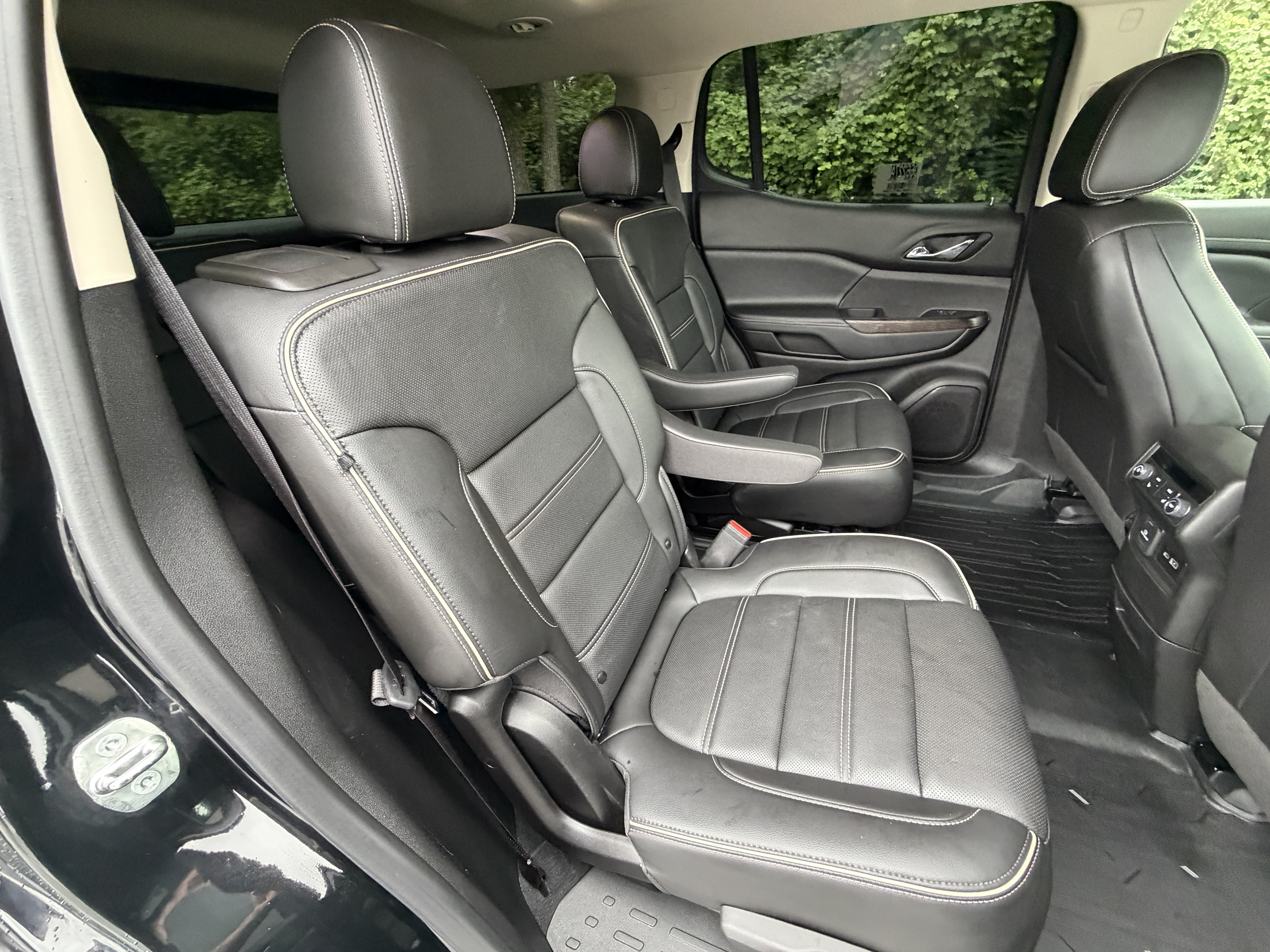 Used 2023 GMC Acadia Denali w/ Black Diamond Edition FWD image 20