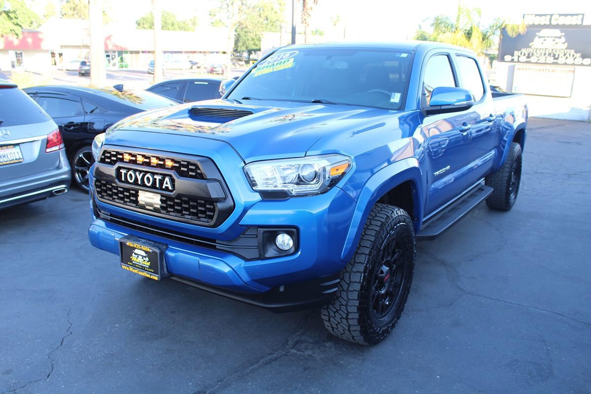 Used 2016 Toyota Tacoma TRD Sport w/ Towing Package RWD image 4