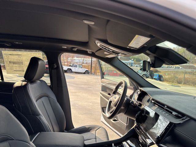 New 2026 Jeep Grand Cherokee Limited AWD/4WD image 38
