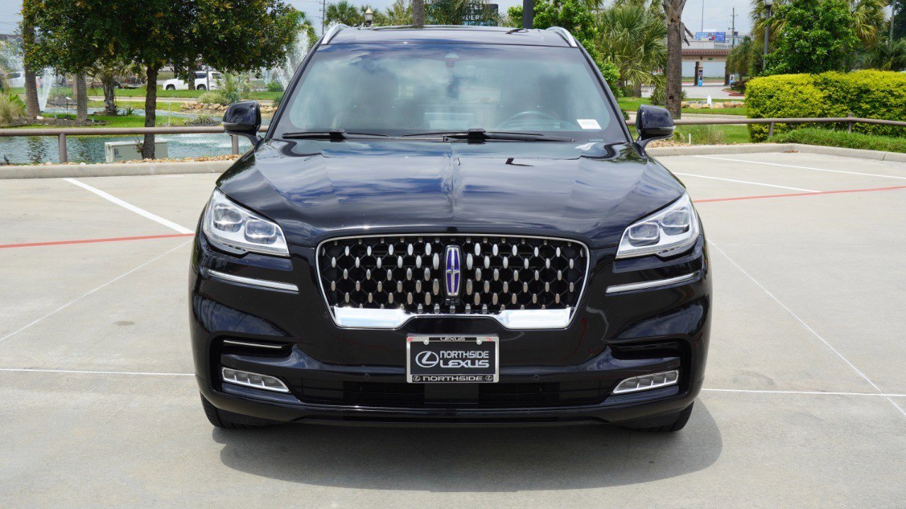 Used 2021 Lincoln Aviator Grand Touring w/ Equipment Group 302A AWD/4WD image 2
