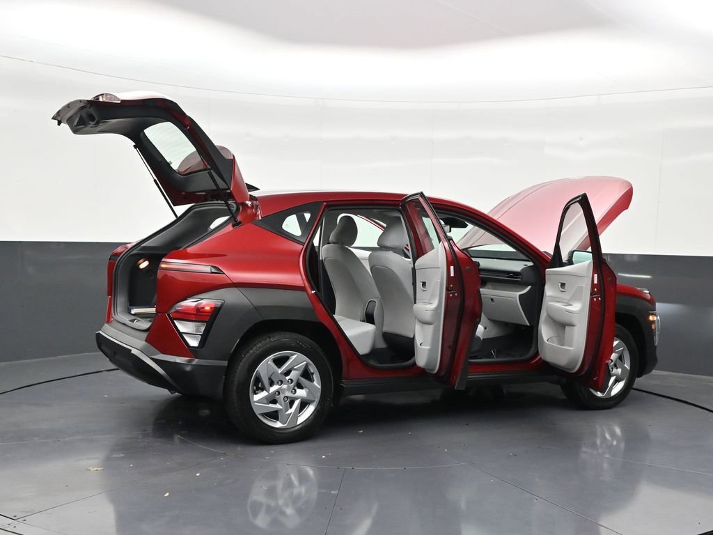 Used 2025 Hyundai Kona SE FWD image 33