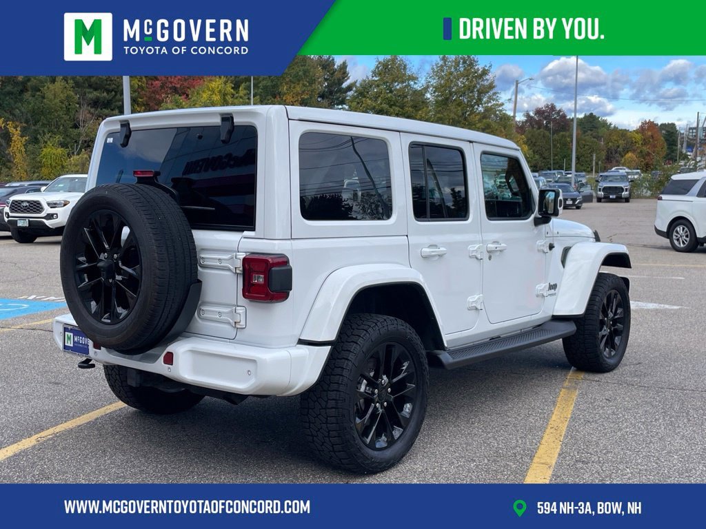 Used 2021 Jeep Wrangler Unlimited Sahara AWD/4WD image 5