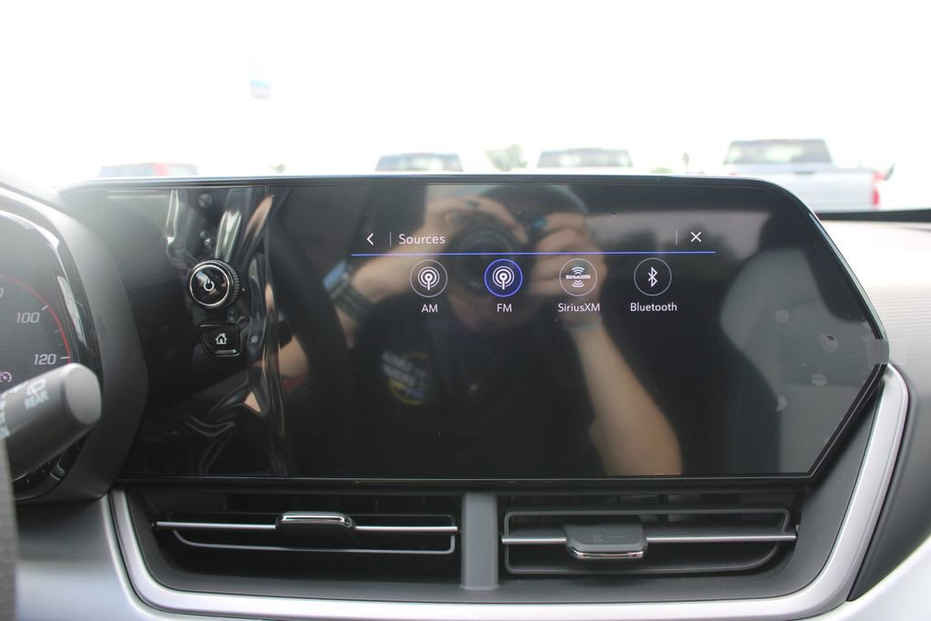New 2026 Chevrolet Trax RS w/ Sunroof Package FWD image 40