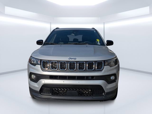 Used 2024 Jeep Compass Latitude image 8