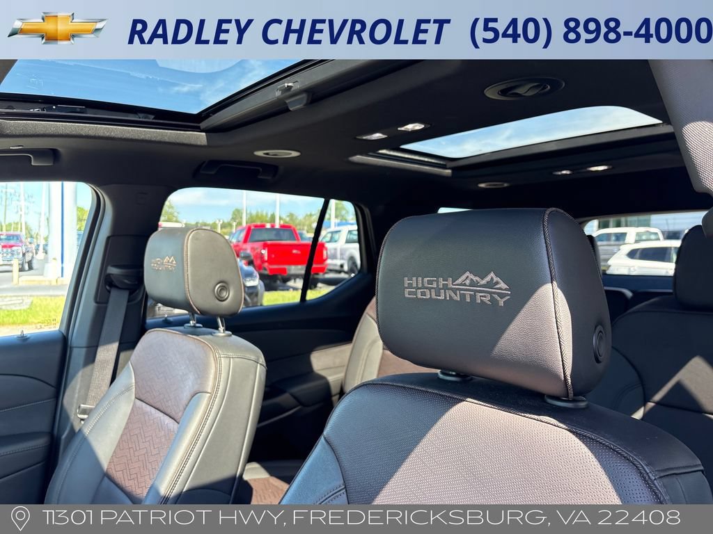 Used 2023 Chevrolet Traverse High Country w/ LPO, Cargo Package AWD/4WD image 2