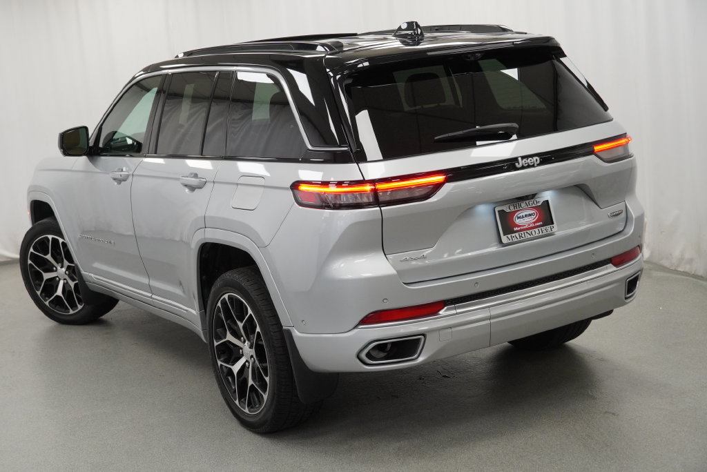 Used 2025 Jeep Grand Cherokee Summit AWD/4WD image 17