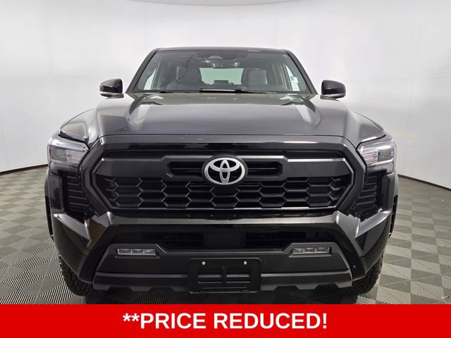 Used 2024 Toyota Tacoma TRD Off-Road AWD/4WD image 2