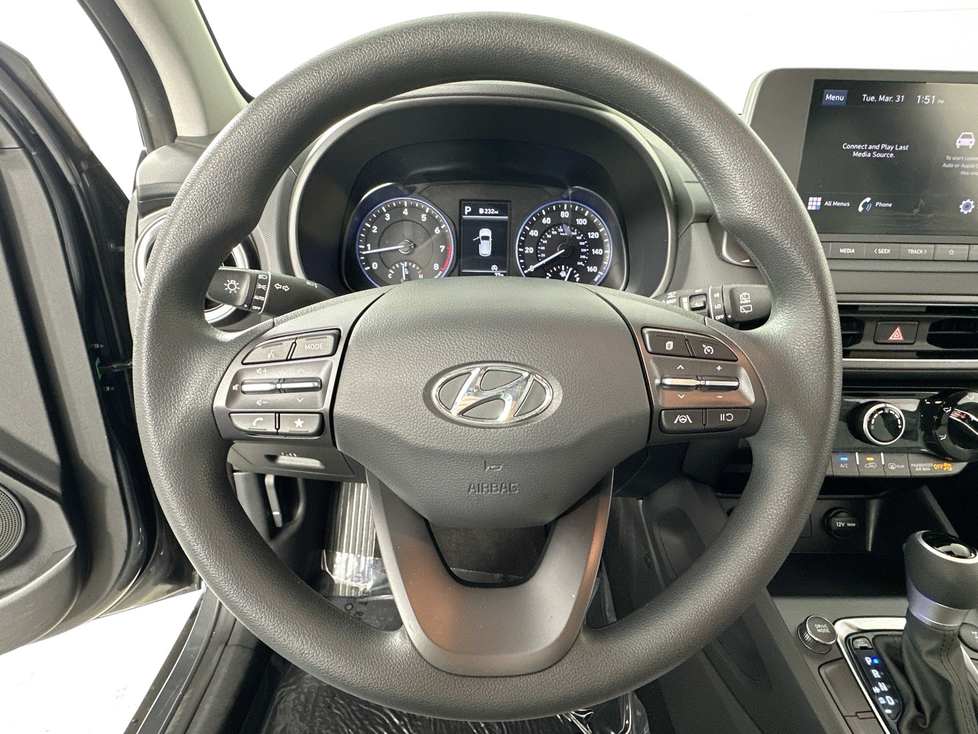 Used 2023 Hyundai Kona SEL AWD/4WD image 11