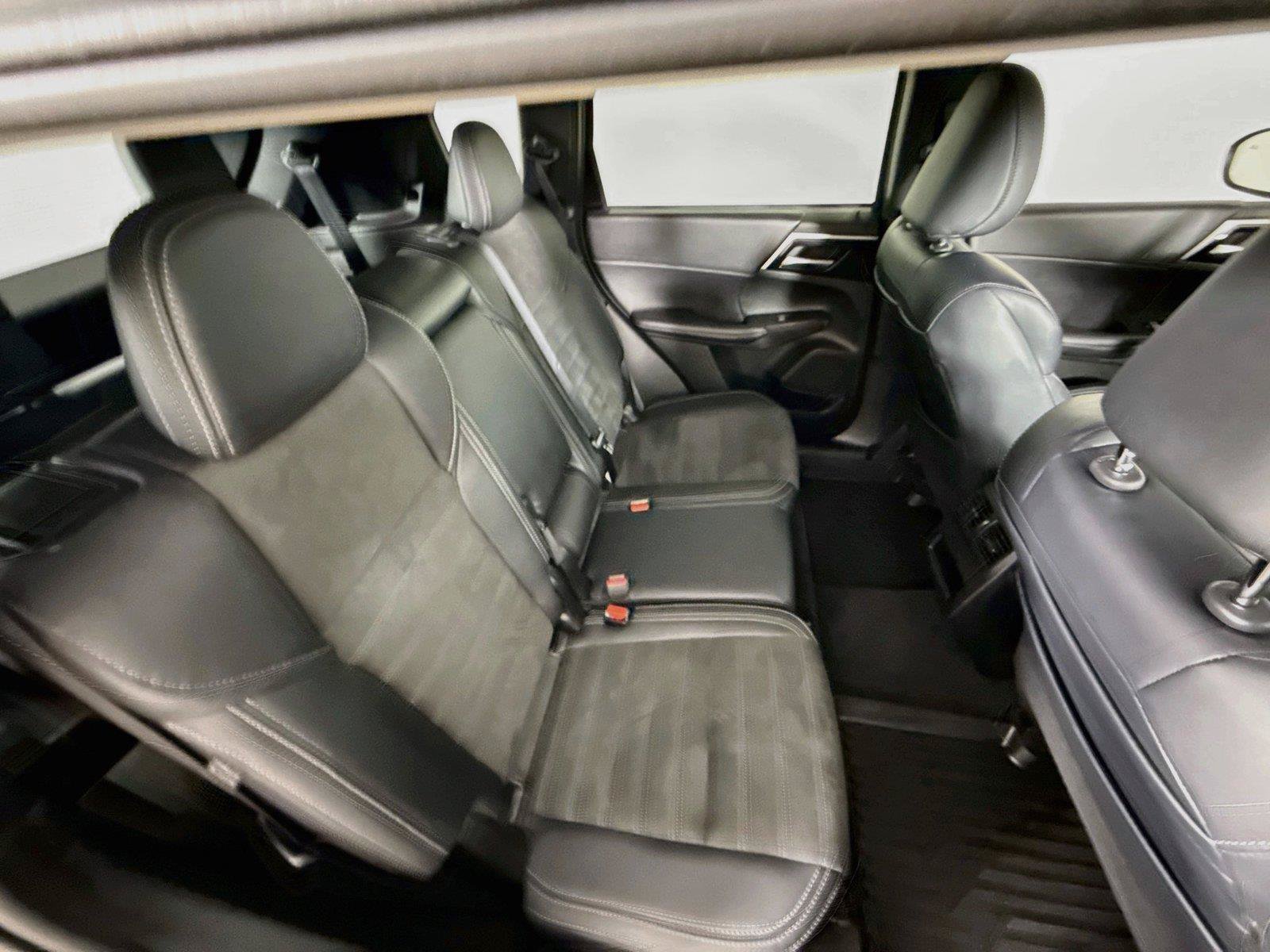 Used 2024 Mitsubishi Outlander SE Black Edition AWD/4WD image 28