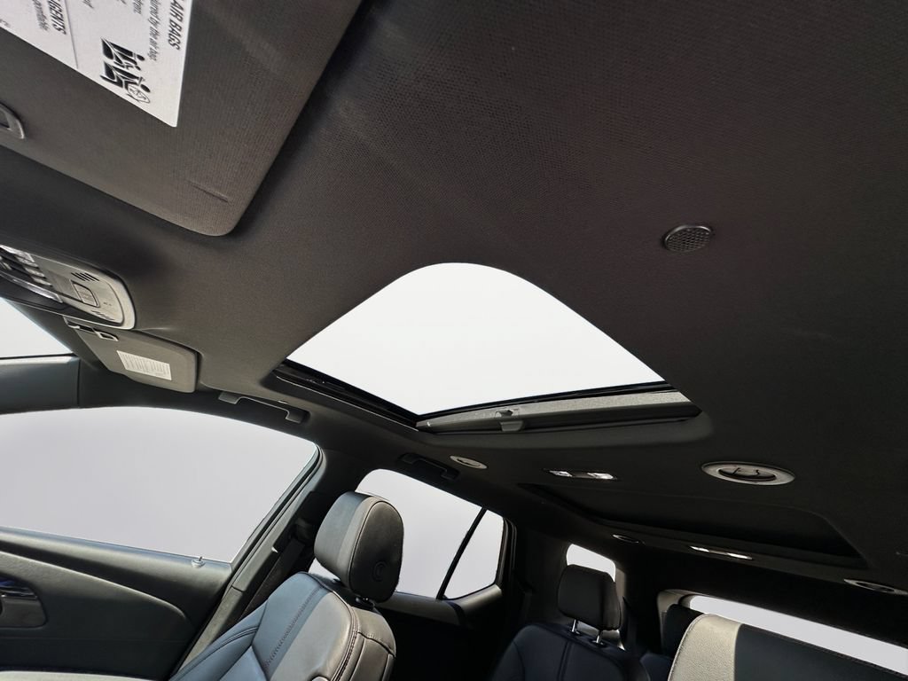 Used 2023 Chevrolet Traverse RS AWD/4WD image 18