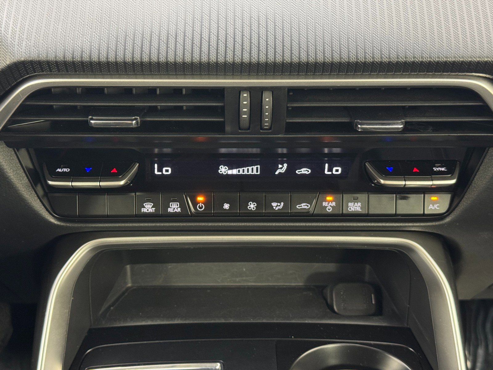 Used 2024 MAZDA CX-90 3.3 Turbo w/ Select Package image 26