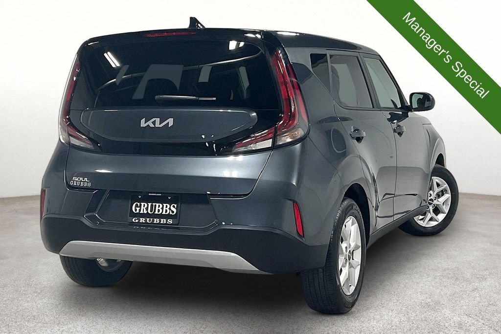 Used 2025 Kia Soul LX w/ LX Technology Package FWD image 2