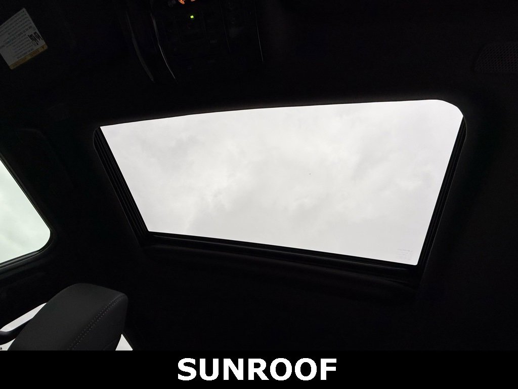 Used 2025 Lexus GX 550 w/ Accessory Package (2T) image 13