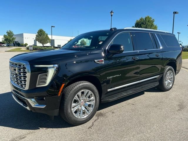Used 2025 GMC Yukon XL Denali w/ LPO, Floor Liner Package AWD/4WD image 3