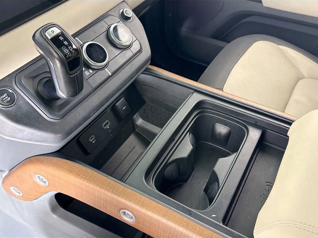 Used 2023 Land Rover Defender 110 X-Dynamic SE image 21