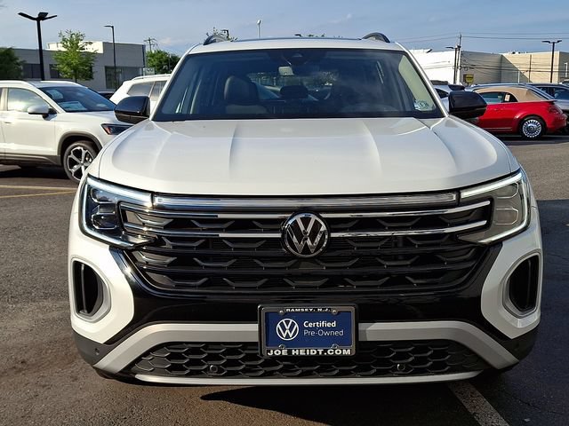 Certified 2024 Volkswagen Atlas Peak Edition SEL AWD/4WD image 3