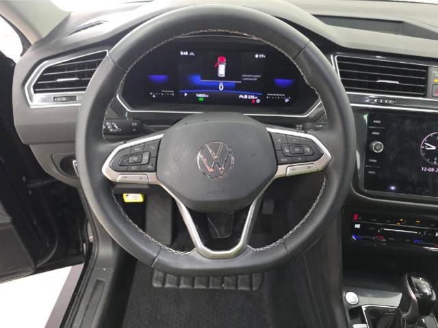 Used 2022 Volkswagen Tiguan SE image 8