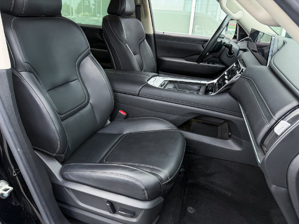 Certified 2025 Nissan Armada SV AWD/4WD image 10