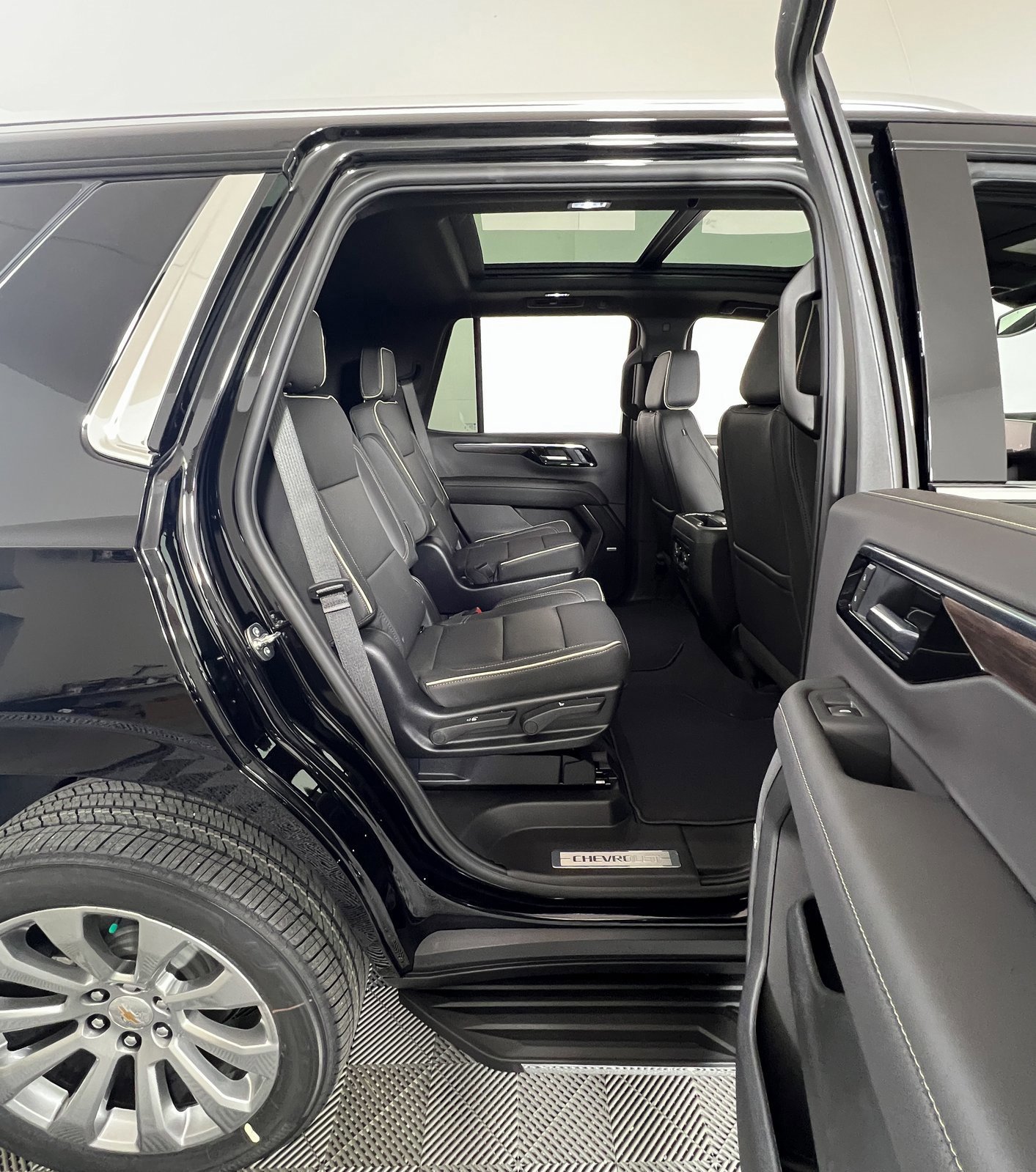 New 2026 Chevrolet Tahoe Premier w/ Sun And Tow Package image 6