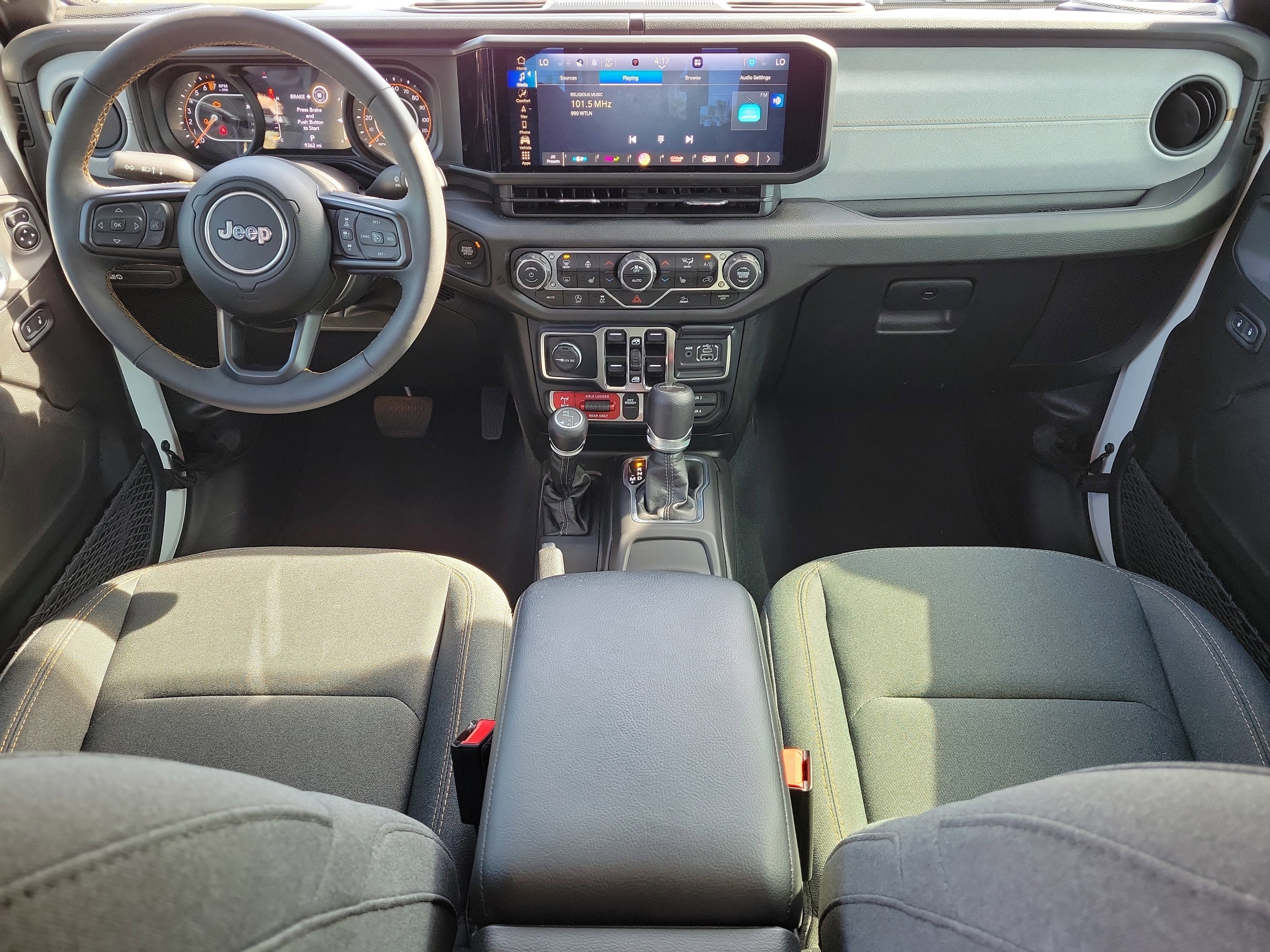 Used 2024 Jeep Gladiator Willys image 17