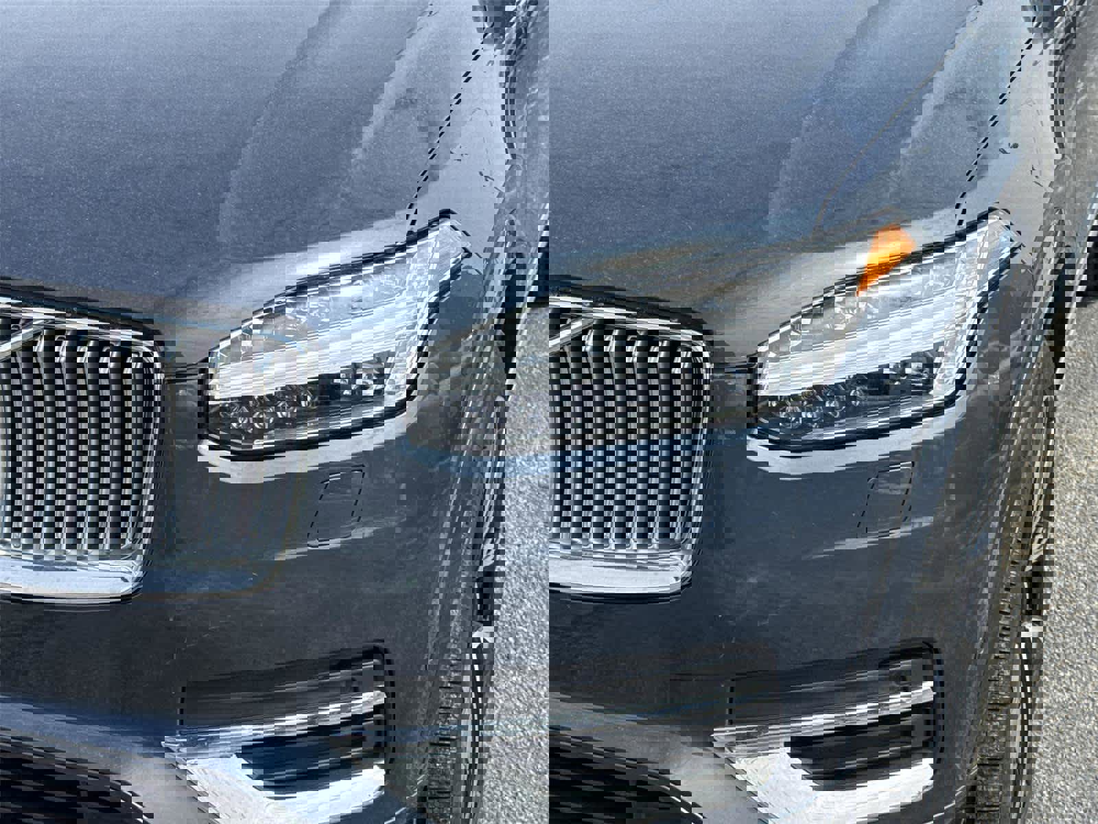 Used 2023 Volvo XC90 B6 Plus w/ Protection Package image 10