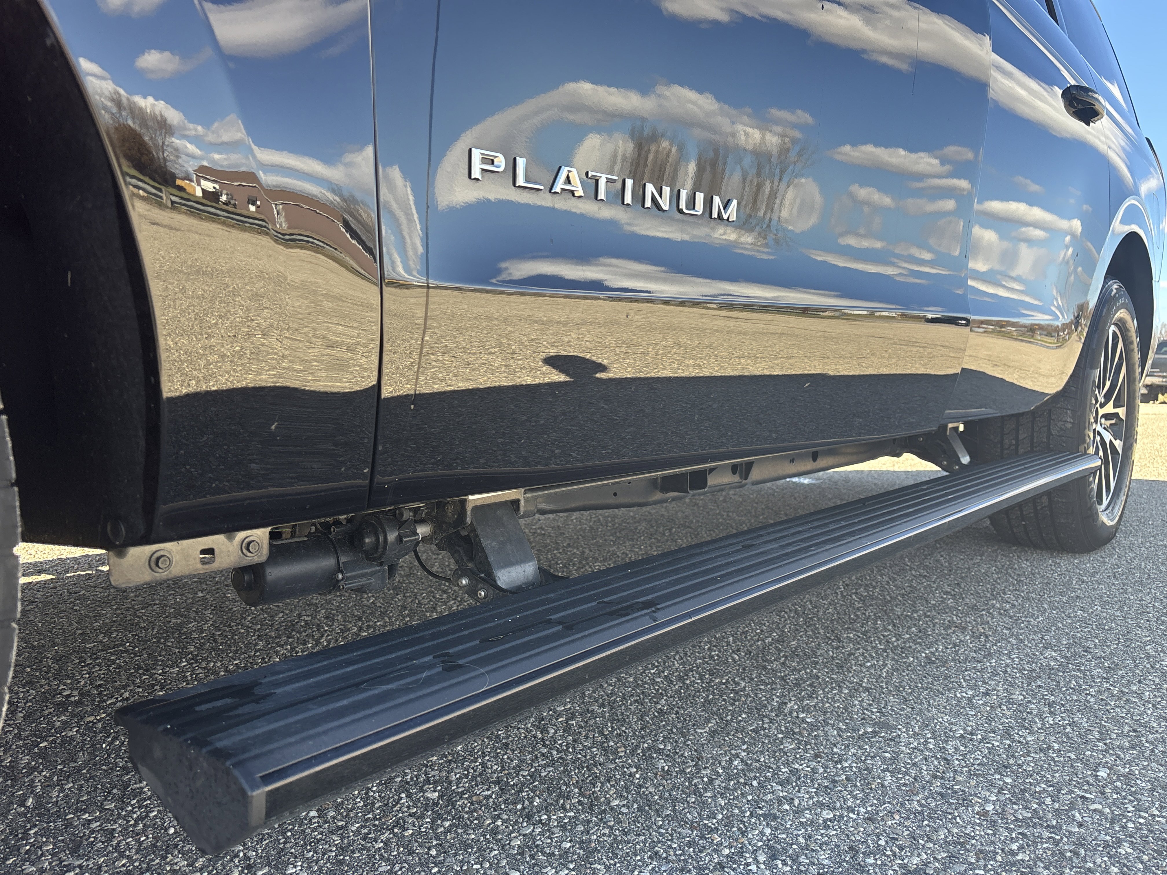Used 2025 Ford Expedition Max Platinum AWD/4WD image 17