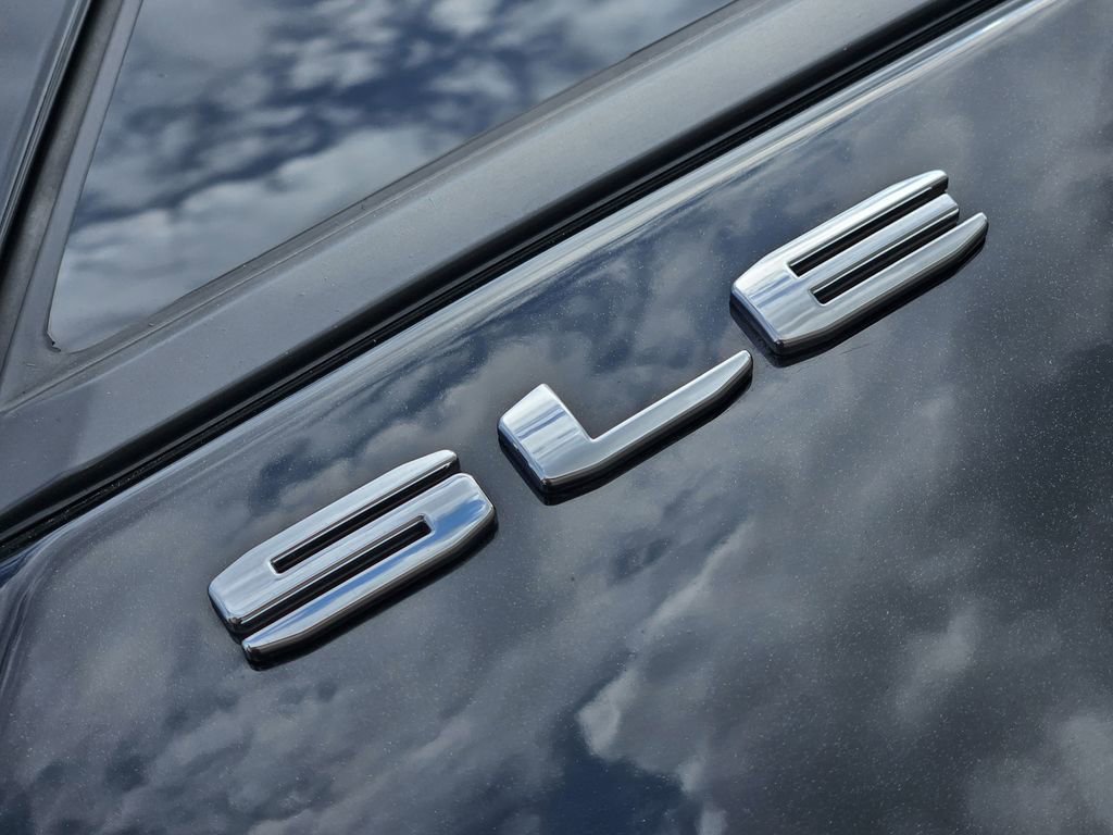 Used 2024 GMC Terrain SLE image 8