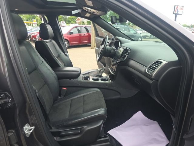 Used 2019 Jeep Grand Cherokee Altitude AWD/4WD image 14