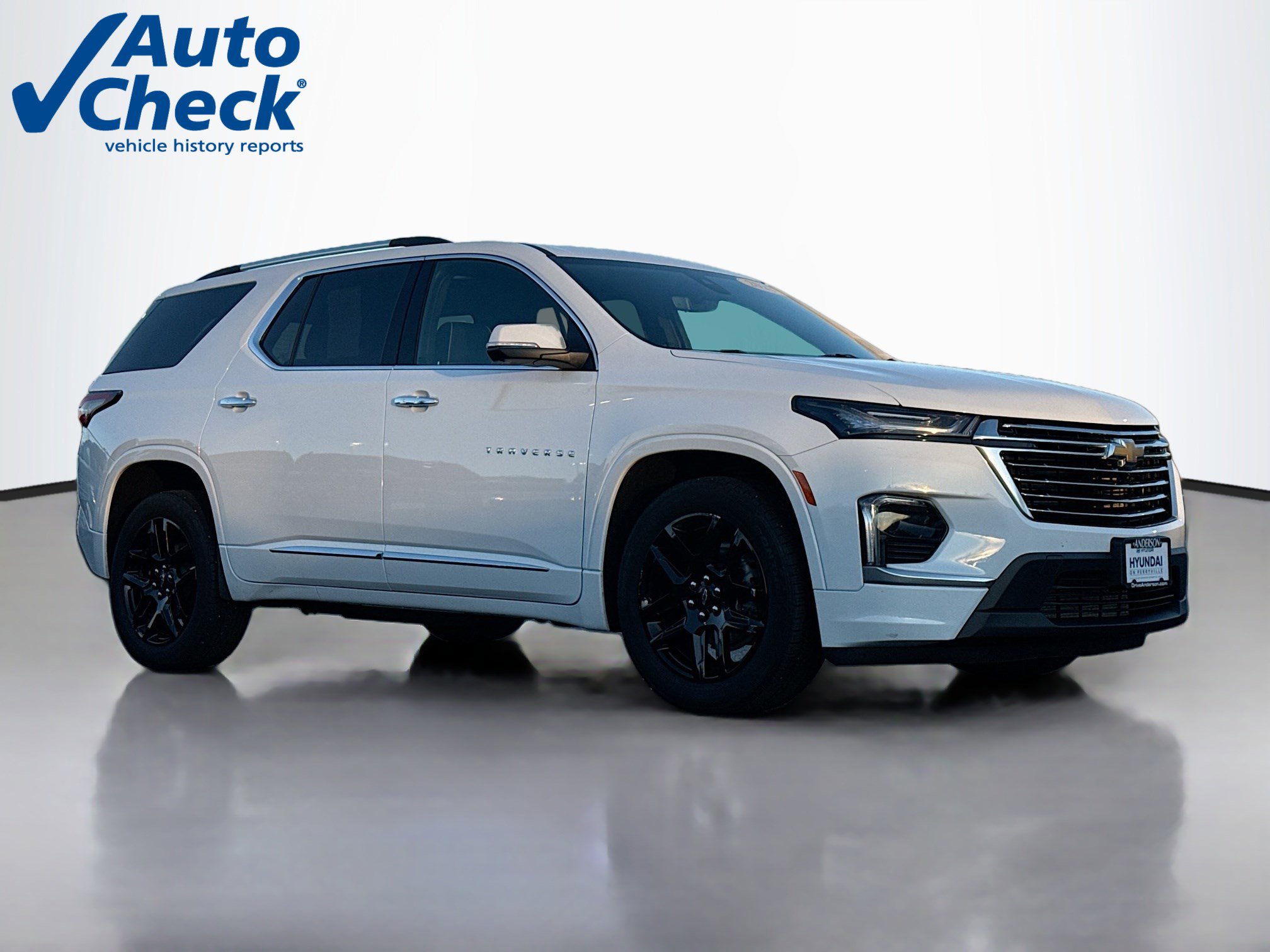Used 2023 Chevrolet Traverse Premier AWD/4WD image 1