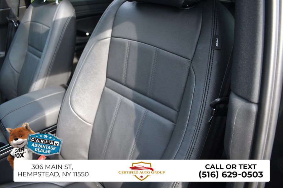 Used 2023 Land Rover Range Rover Evoque R-Dynamic SE AWD/4WD image 9