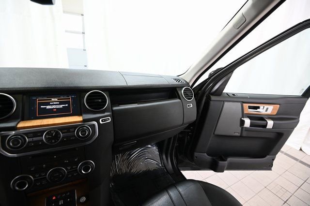 Used 2016 Land Rover LR4 HSE Silver Edition image 37