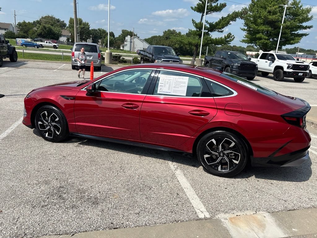 Used 2025 Hyundai Sonata SEL FWD image 19