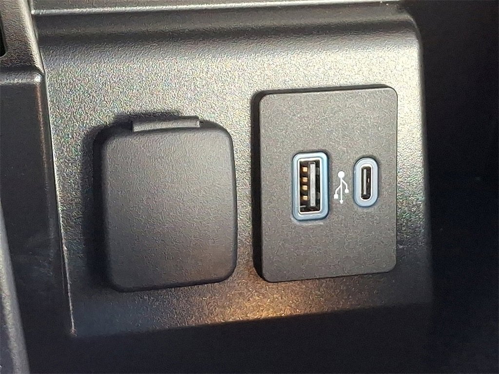 Certified 2021 Ford Explorer XLT w/ Equipment Group 202A image 26