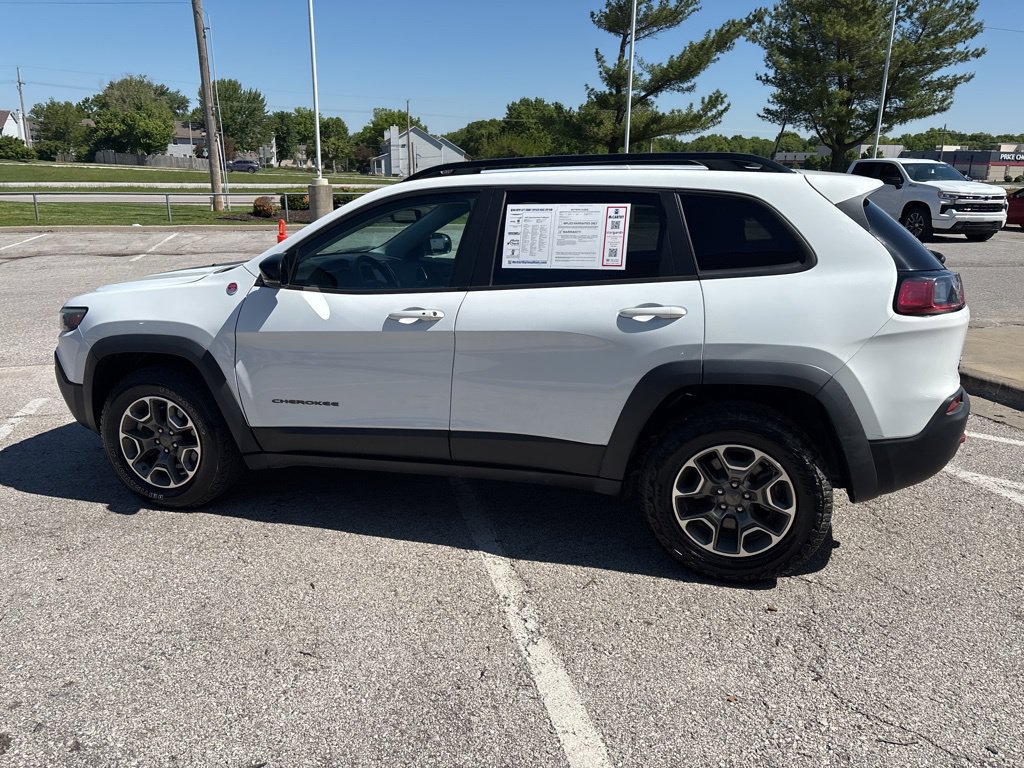 Used 2022 Jeep Cherokee Trailhawk w/ Comfort/Convenience Group AWD/4WD image 18