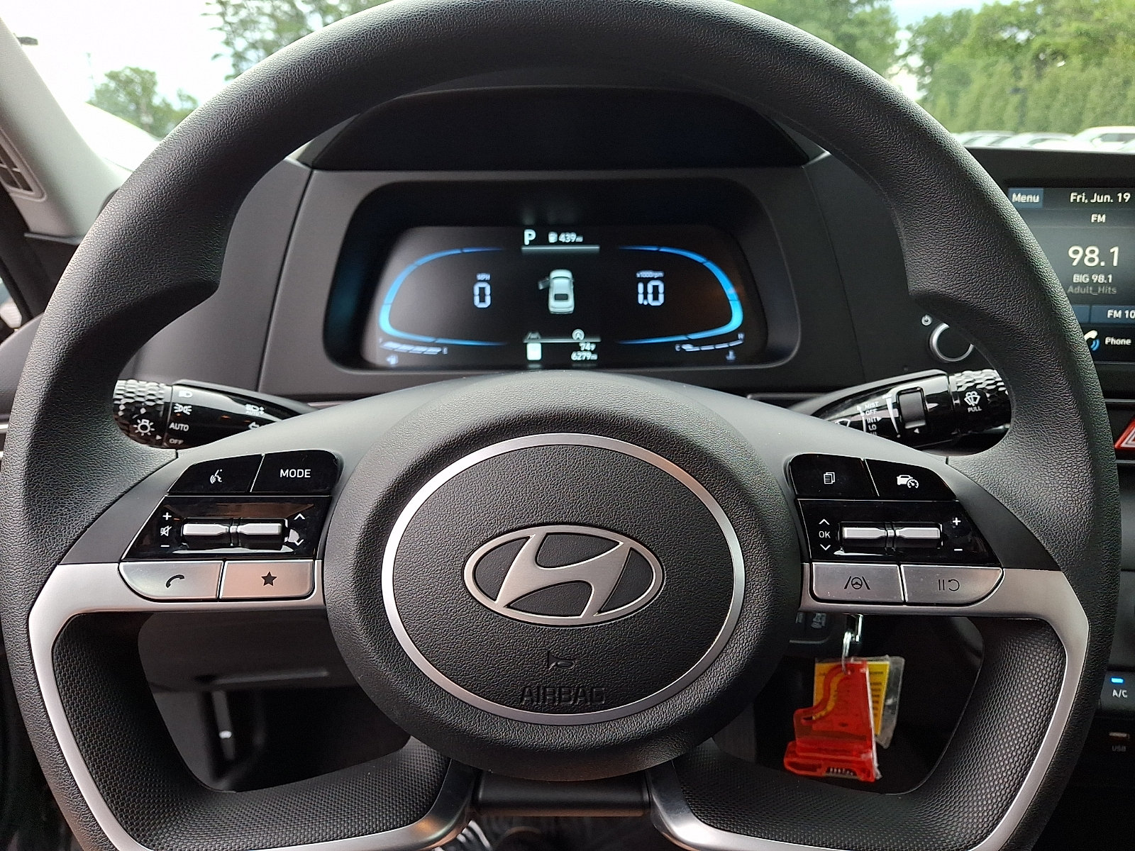 Used 2026 Hyundai Elantra SE FWD image 21