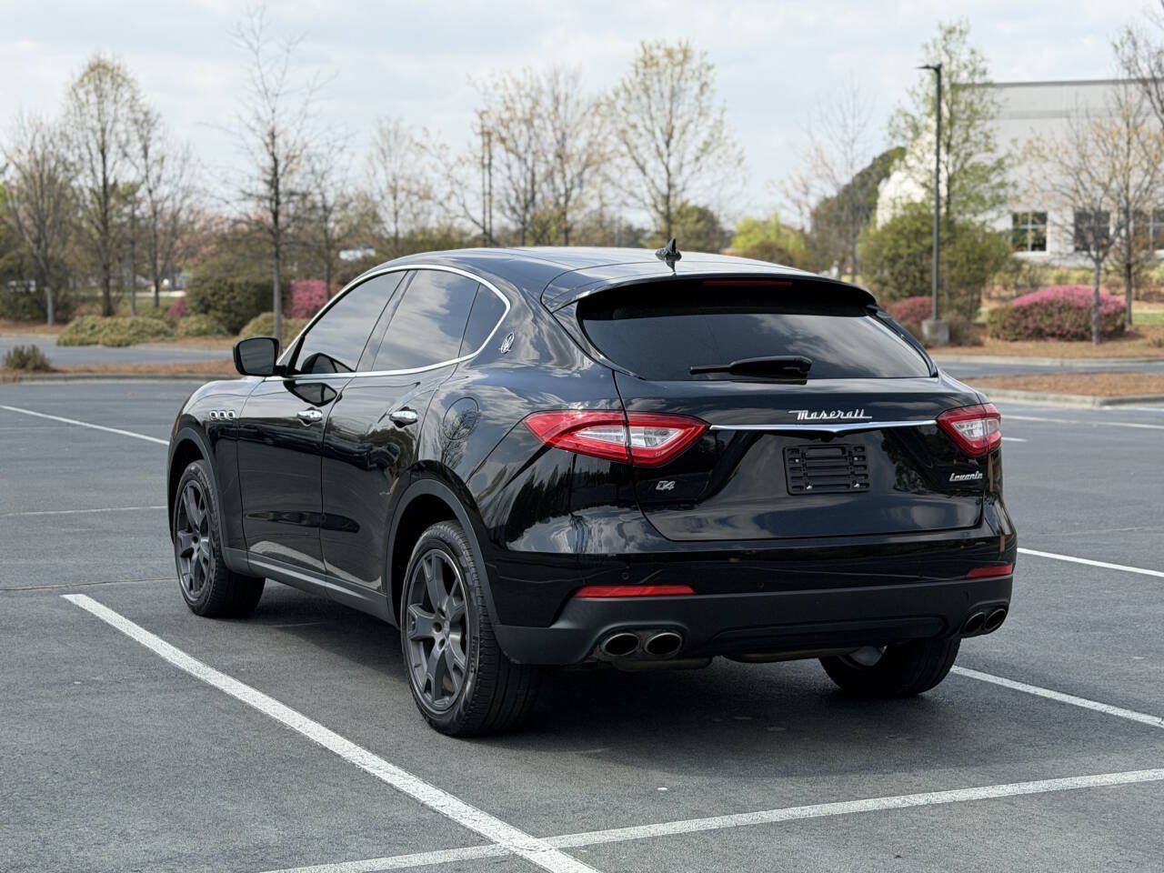 Used 2018 Maserati Levante AWD/4WD image 5