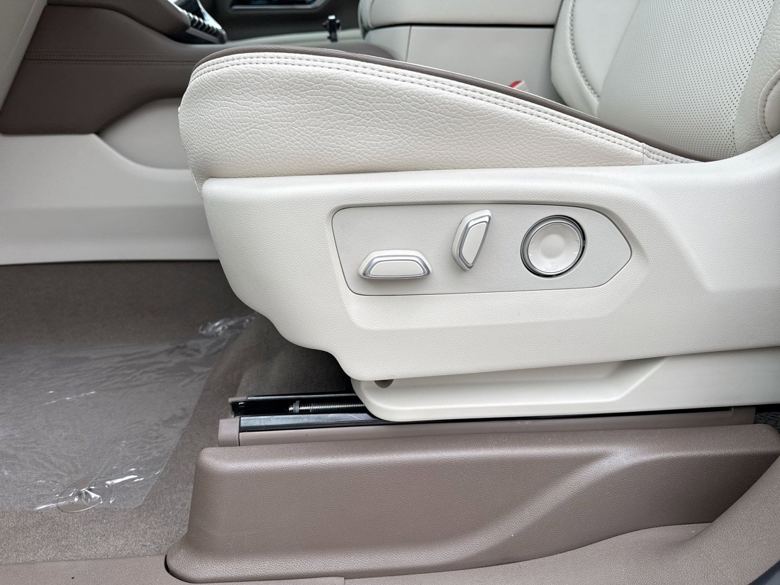 New 2026 GMC Yukon Denali image 13