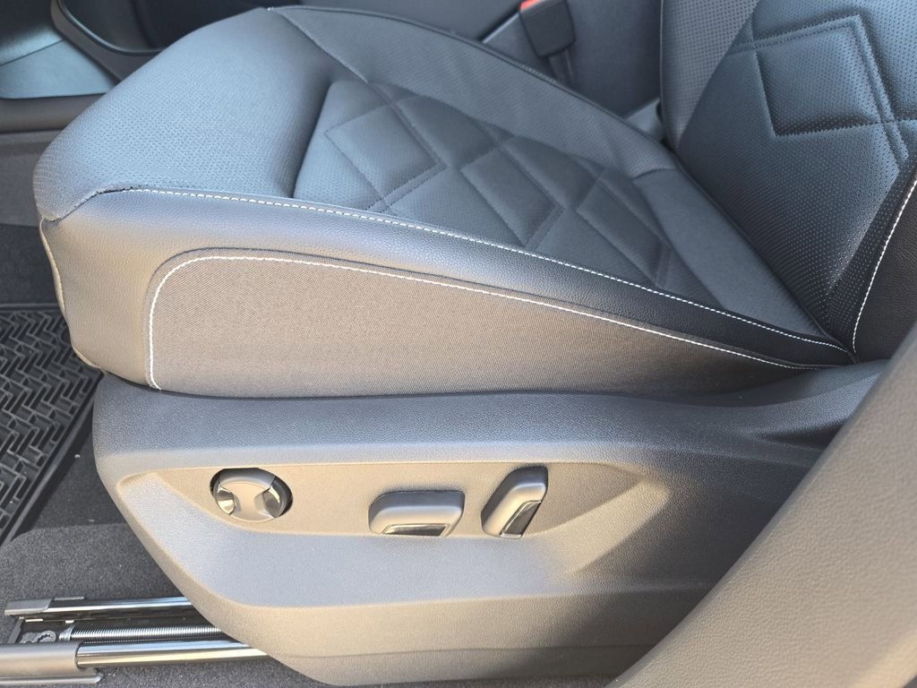 New 2026 Volkswagen Atlas SE FWD image 18