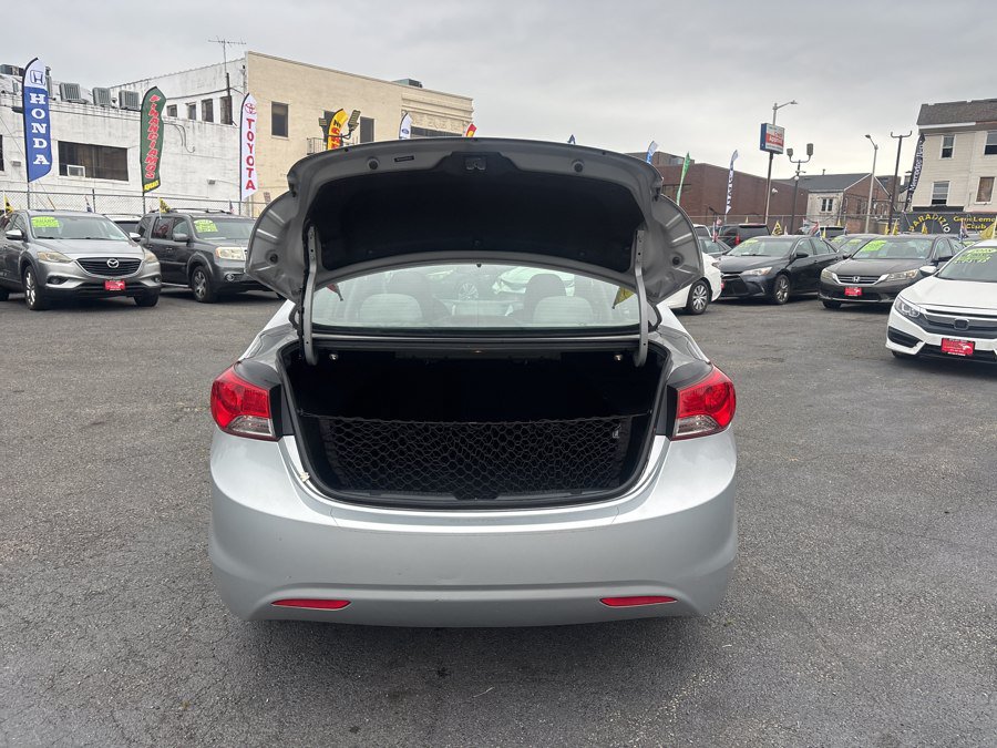 Used 2013 Hyundai Elantra GLS w/ Preferred Pkg FWD image 9