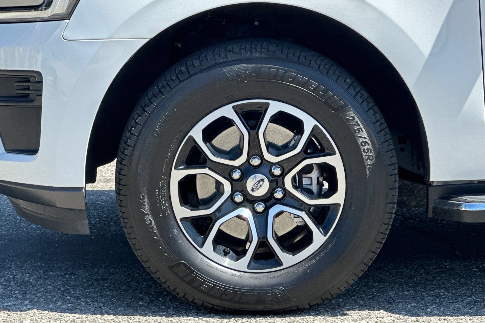 Used 2023 Ford Expedition XLT AWD/4WD image 26