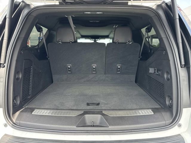 Used 2021 Chevrolet Suburban RST w/ Luxury Package RWD image 13