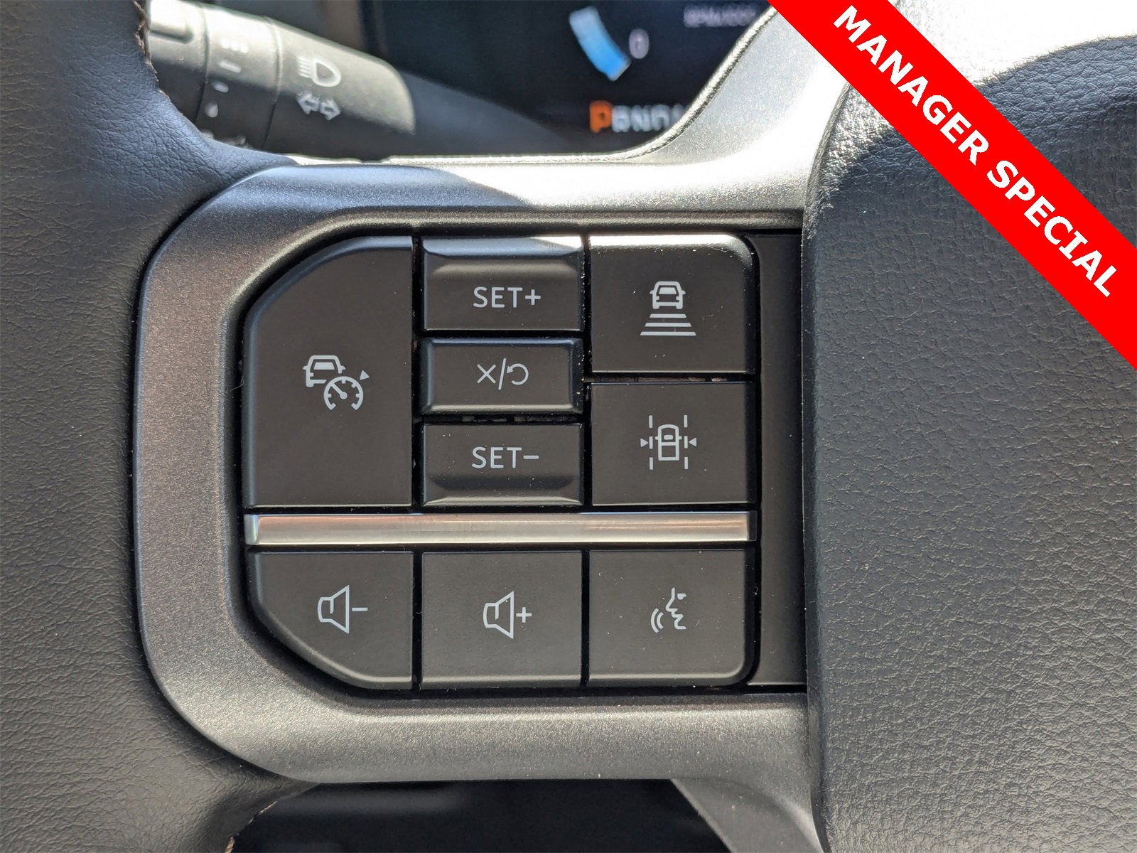 New 2025 Ford F150 Lariat w/ Equipment Group 502A High image 5