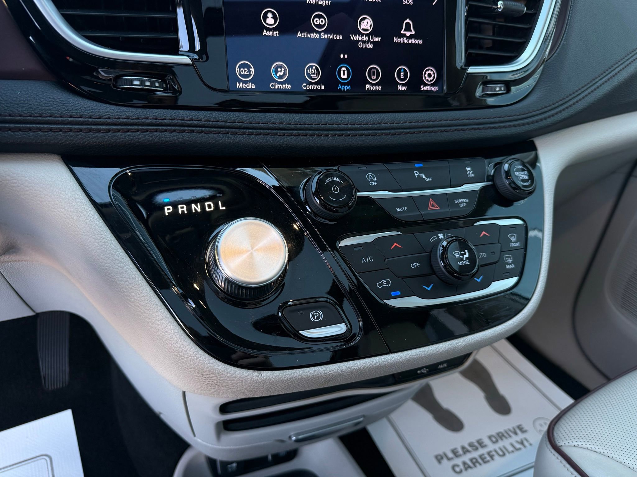 Used 2020 Chrysler Pacifica Limited image 41