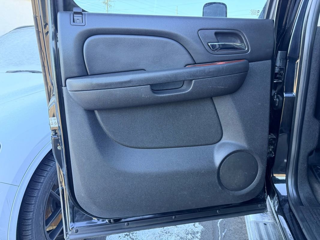 Used 2013 GMC Sierra 3500 SLT w/ SLT Convenience Package image 21