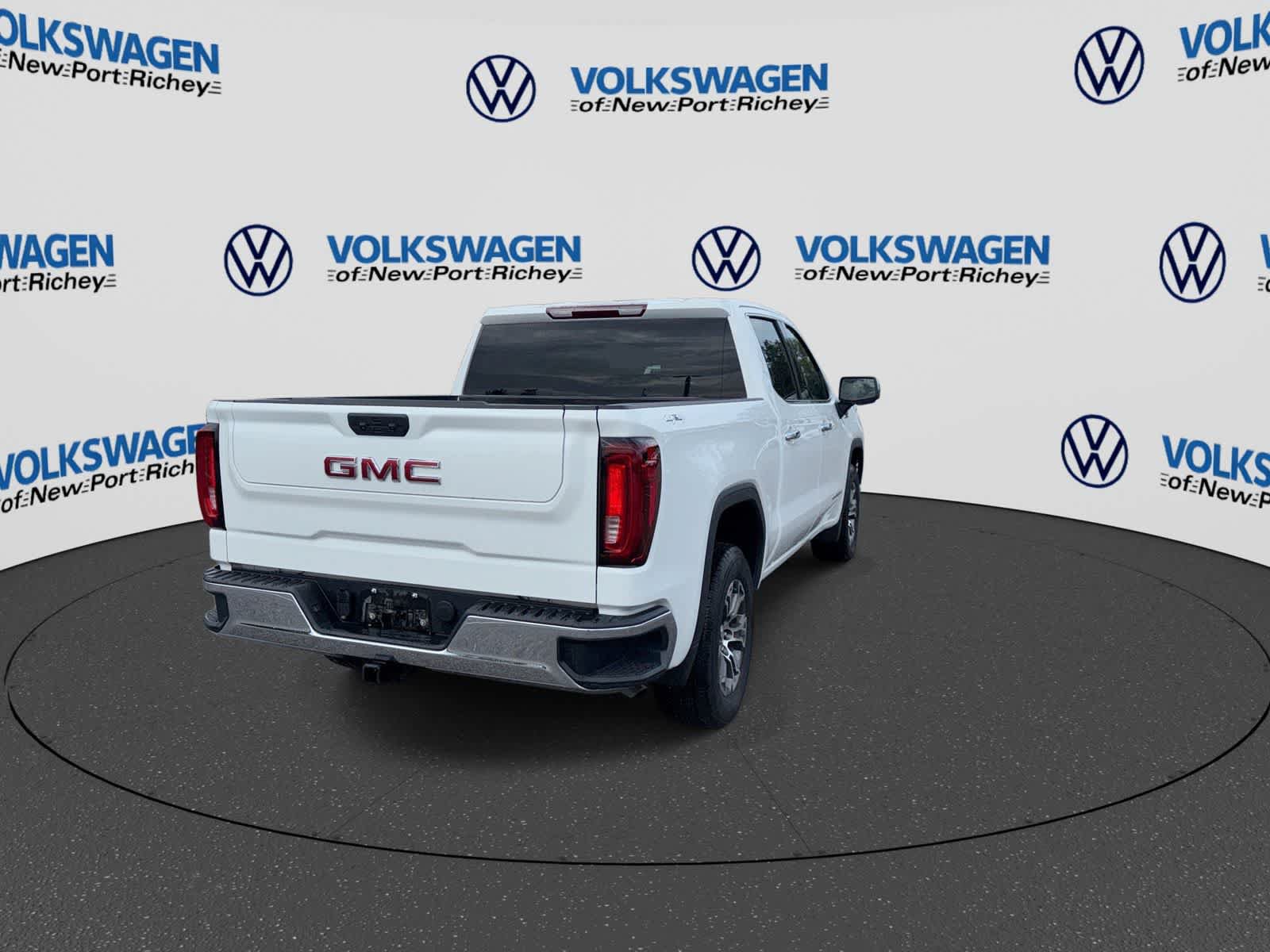Used 2025 GMC Sierra 1500 SLT AWD/4WD image 14