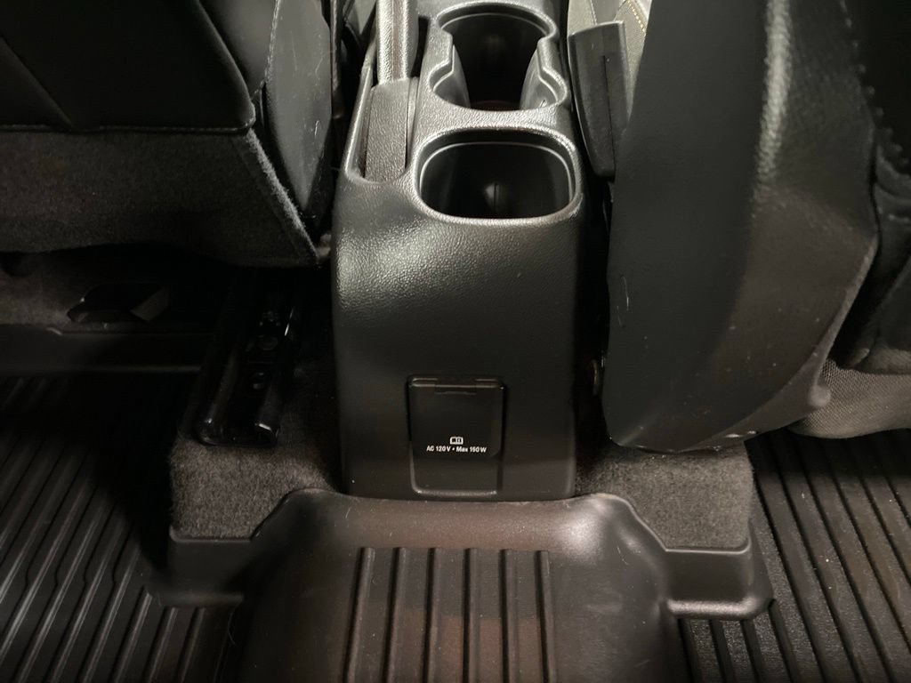 Used 2021 Chevrolet Trax LT w/ LT Convenience Package AWD/4WD image 17