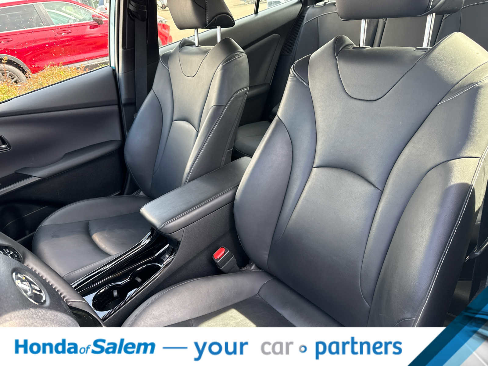 Used 2021 Toyota Prius Prime XLE image 11