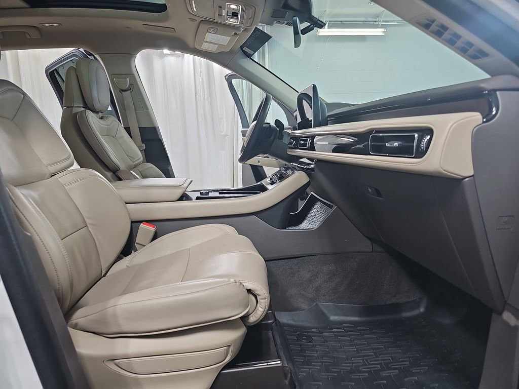 Used 2024 Lincoln Aviator Reserve w/ Equipment Group 201A image 13